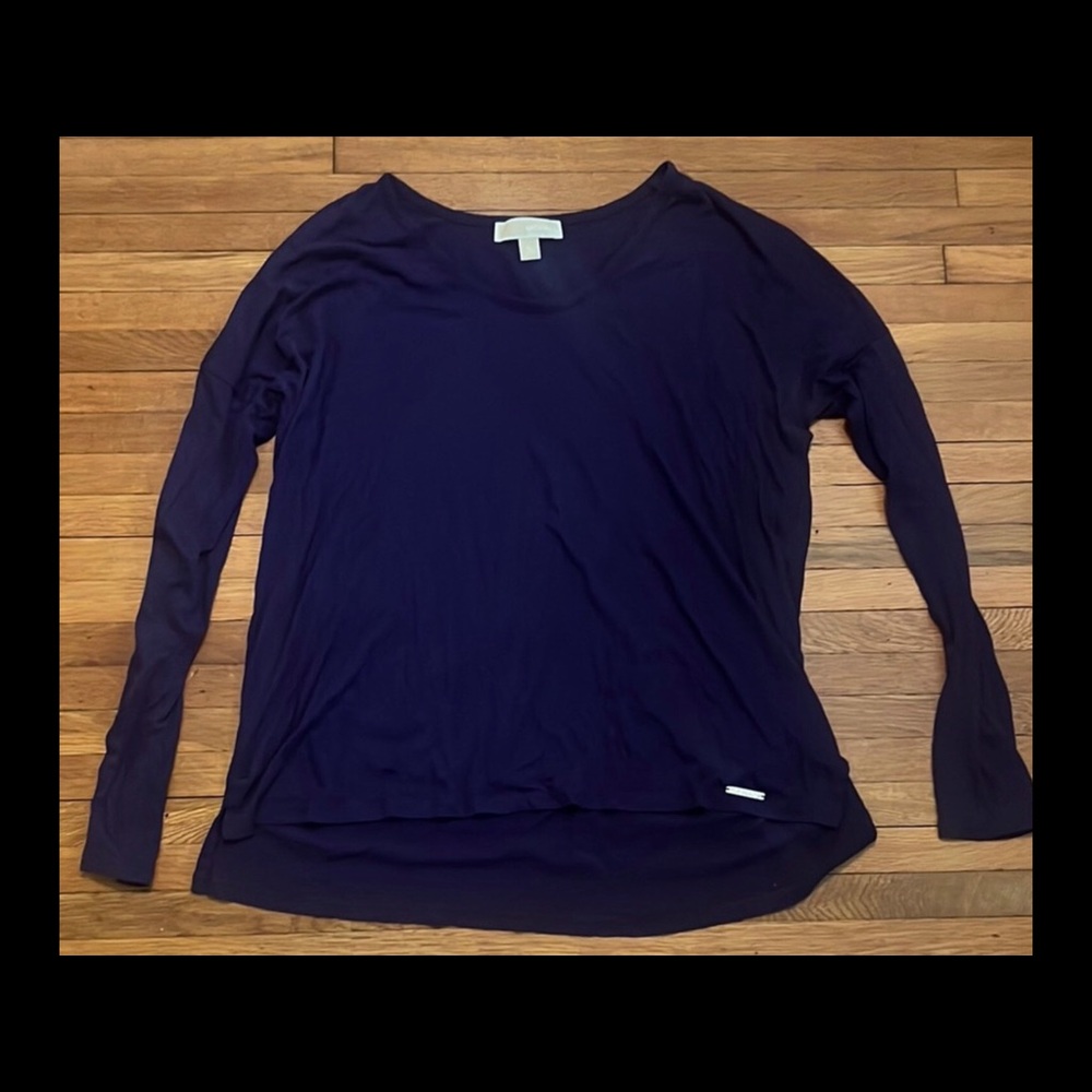 Michael Kors Long sleeve  size XL in color purple, in excellent condition 🔥
